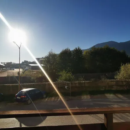 Sunny By The Lift In Apartament *