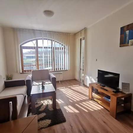 شقة Sunny By The Lift In