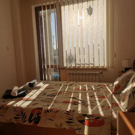 Apartament Sunny Home - Cozy Stay By Gondola Lift, Fast Wi-Fi And Mountain View Bansko